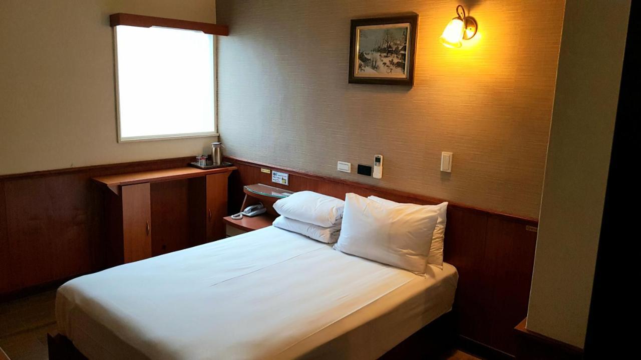 New May Flower Hotel Tchaj-pej Exteriér fotografie